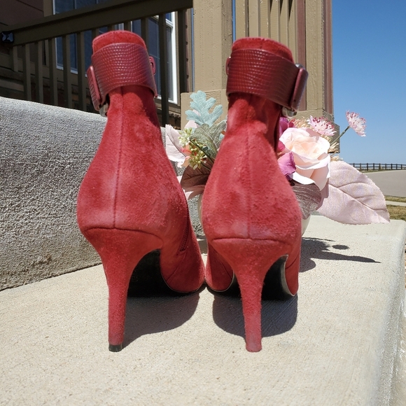 Calvin Klein Women's Georgene Pointed Toe Mid-Calf Fashion Boots, Red Size 8 EUC - Picture 8 of 16